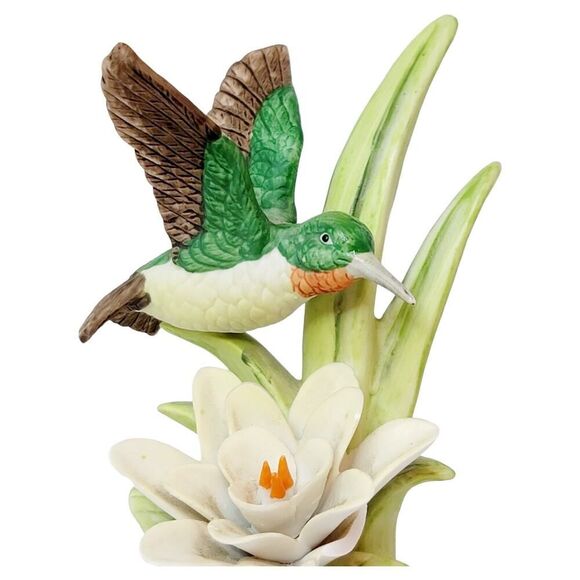 Royal Heritage Birds in Flight Collection Flight to Spring Hummingbird Figurine - Picture 2 of 12